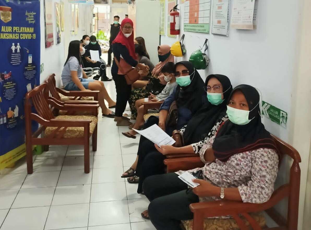 Dinkes Makassar Melalui Puskesmas Maccini Sawah, Genjot Vaksinasi Lansia, Dari Rumah ke Rumah