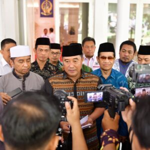 Penjabat Gubernur Sulawesi Selatan, Bahtiar Baharuddin usai berdiskusi dengan Pengurus Wilayah NU Provinsi Sulsel, Rabu (8/5/2024). (Dok. Humas Pemprov Sulsel).