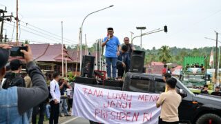 Ilham Arief Sirajuddin (IAS) hadir dan Menyampaikan Orasi yang Sarat Makna di Gerbang Luwu, Jumat (23/1/2026).