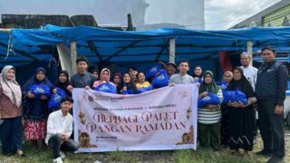 Siswa Bosowa School Makassar Salurkan 55 Paket Sembako untuk Warga Mengasa